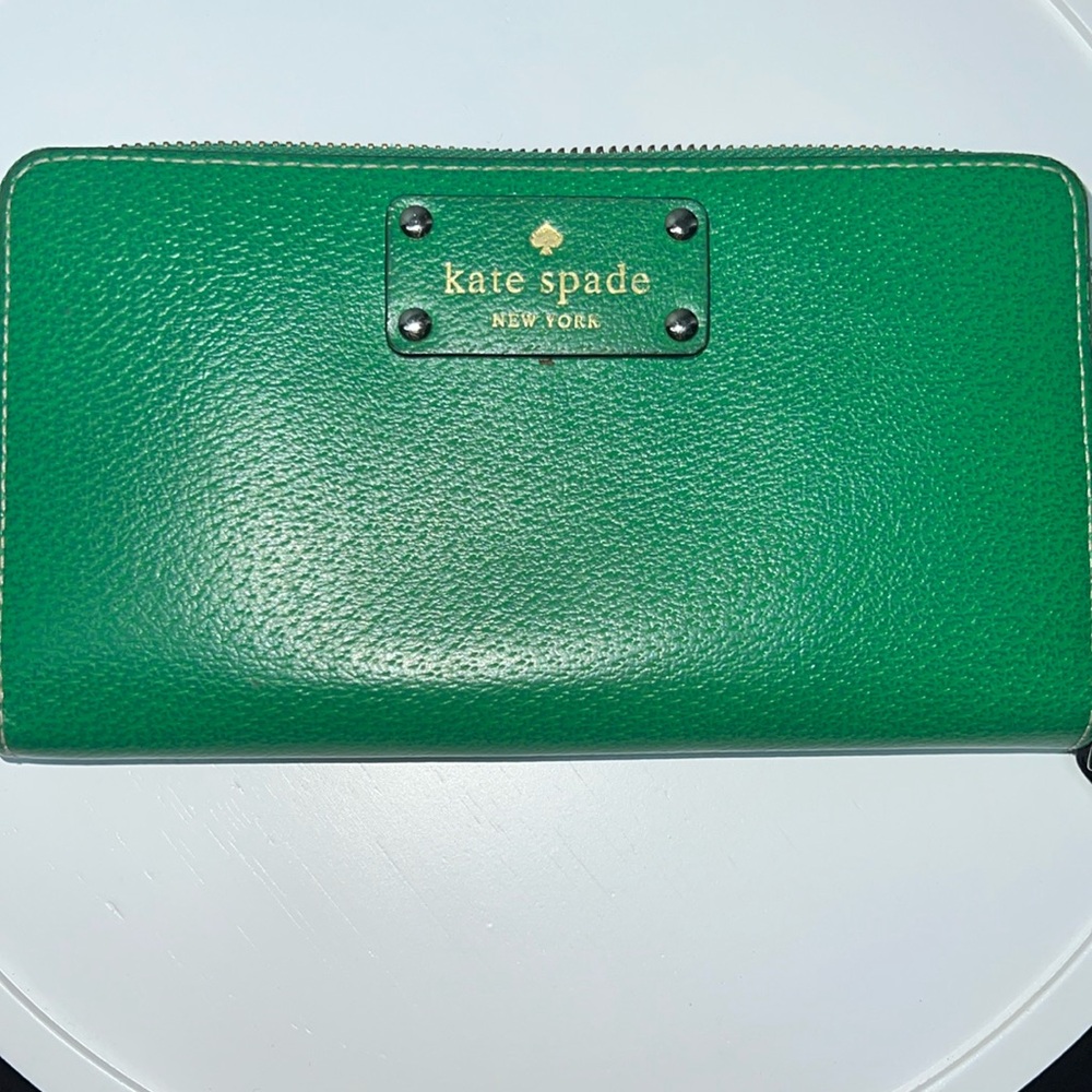 Kate Spade Zip Around Neda Wellesley Wallet in Emerald Green